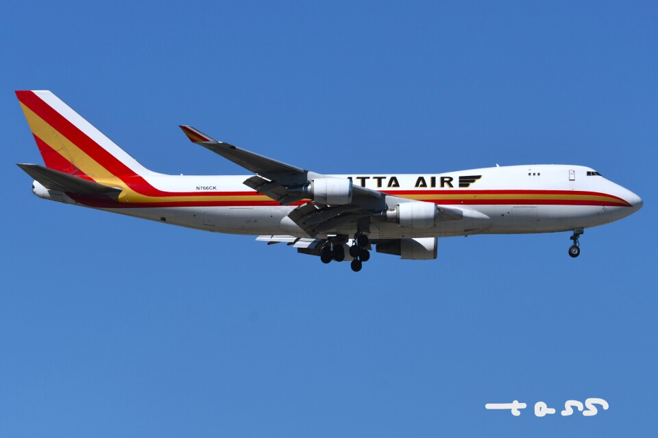 カリッタ B747-100 アメリカン インターナショナル・エアウェイズ カリッタ エア Boeing 747-400 N766CK 成田国際空港 航空フォト