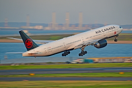エア カナダ航空 B777-300 エア・カナダ Boeing 777-300 C-FIVR 羽田空港 航空フォト | by