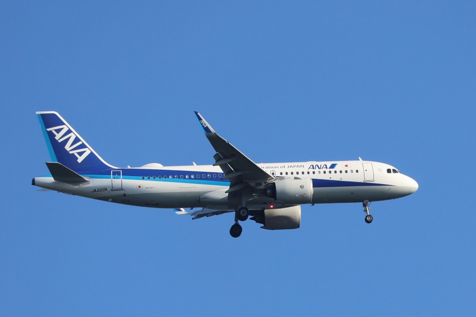 全日空 Airbus A320neo JA220A 石見空港 航空フォト | by 小澤精