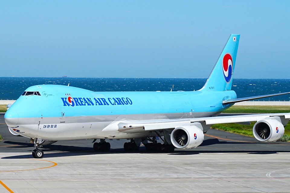 大韓航空 Boeing 747-8 HL7617 北九州空港 航空フォト | by
