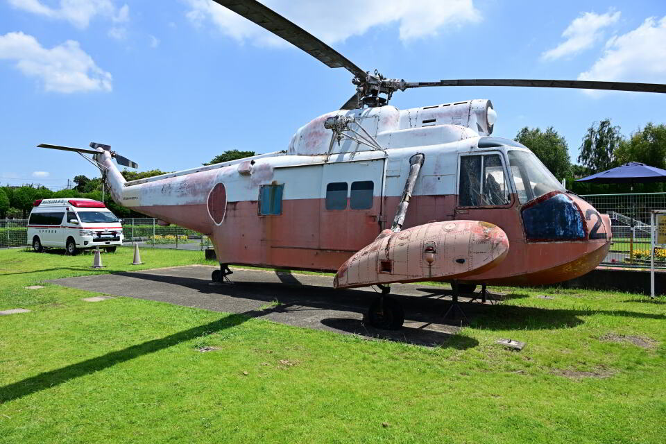 航空自衛隊?
天翔
S式後期５型アマガケ F-2A 百里基地 第3飛行隊 Hyakuri AB 3SQ 基地上空を編隊でパス