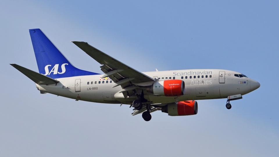 スカンジナビア航空 Boeing 737-600 LN-RRO ロンドン