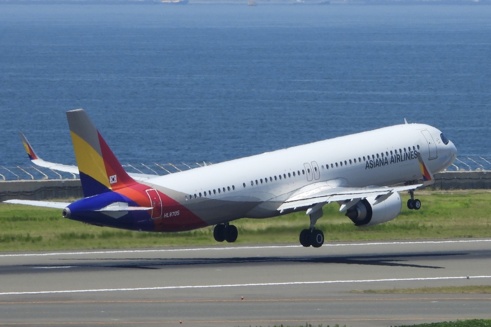 ASIANA AIRLINES A321neo アシアナ航空 エアバス アシアナ航空、A321neo初号機を受領 名古屋線にも投入へ