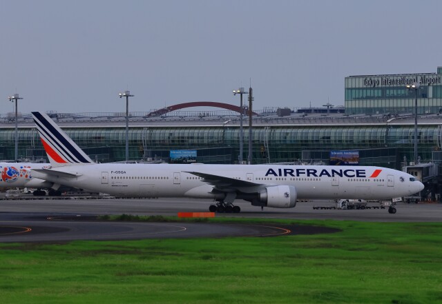 【超レア】新品エールフランス航空 最上級クラス アルティメット会員ネームタグ2枚 Amazon.co.jp: エールフランス航空 80周年記念デザインバゲッジ