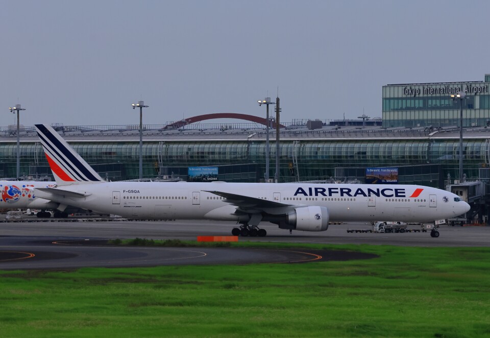 エールフランス航空 Boeing 777-300 F-GSQA 羽田空港 航空フォト