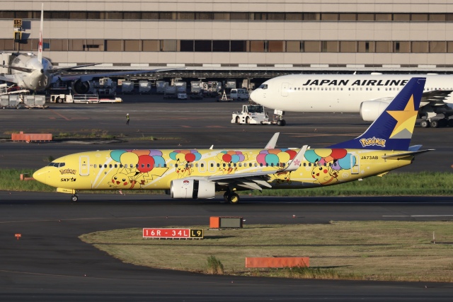 ピカチュウジェットBC 1号機」特別塗装機 スカイマーク (737-800