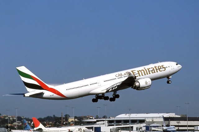 エミレーツ航空 A340-500 1/500 エミレーツ エアバスA340-500 航空フォト(飛行機 写真・画像