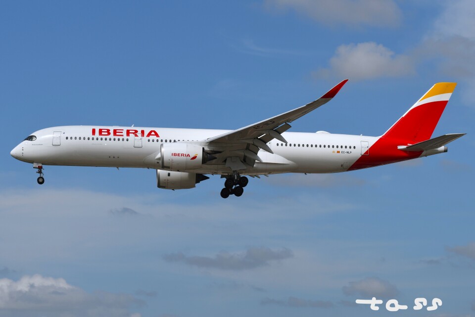 イベリア航空 Airbus A350-900 EC-NLP 成田国際空港 航空フォト