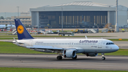 flytaka78さんが、ロンドン・ヒースロー空港で撮影したルフトハンザドイツ航空 A320-214の航空フォト（飛行機 写真・画像）