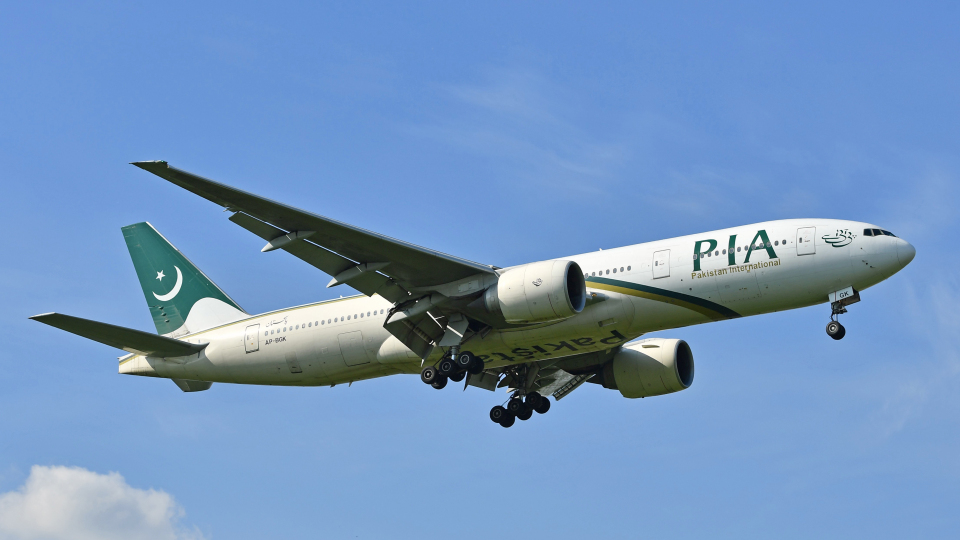 パキスタン国際航空Boeing777-200ER パキスタン国際航空 Boeing 777-200 AP-BGL ロンドン
