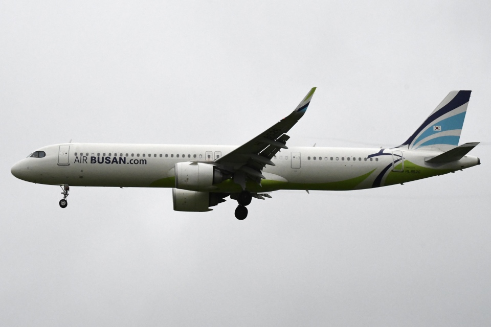 非売品　エアプサン航空(Air Busan) A321-200 1/200 HERPA AIR BUSAN Airbus A321-200 HL8072 | eBay
