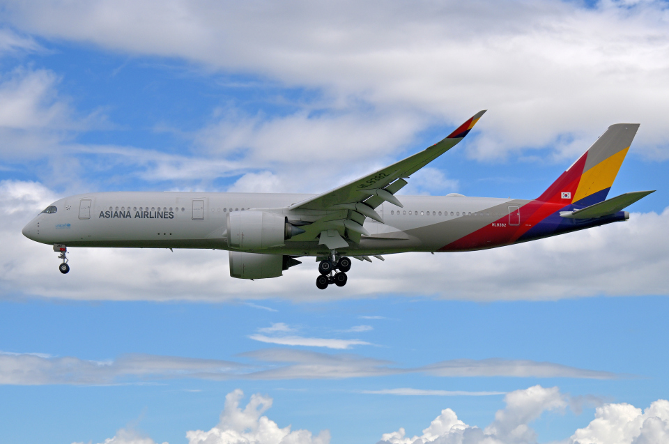 アシアナ航空 A350-900 ギア着脱可 Aviation 1/400 GeminiJets A350-900 アシアナ航空 HL8078 1/400 [GJAAR1631]