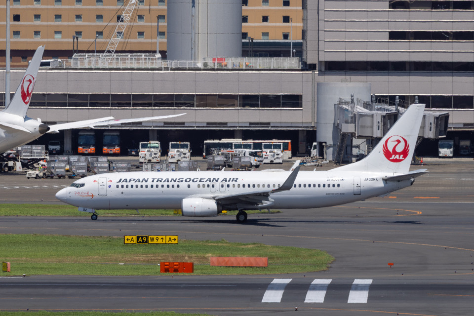 日本トランスオーシャン航空 Boeing 737-800 JA02RK 羽田空港