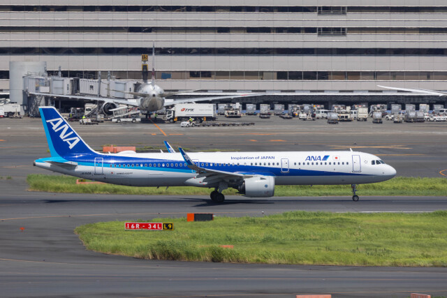 B737-400 JTA 日本トランスオーシャン ジンベエジェット JA8939 日本トランスオーシャン、ジンベエザメ描いたジンベエジェット就航