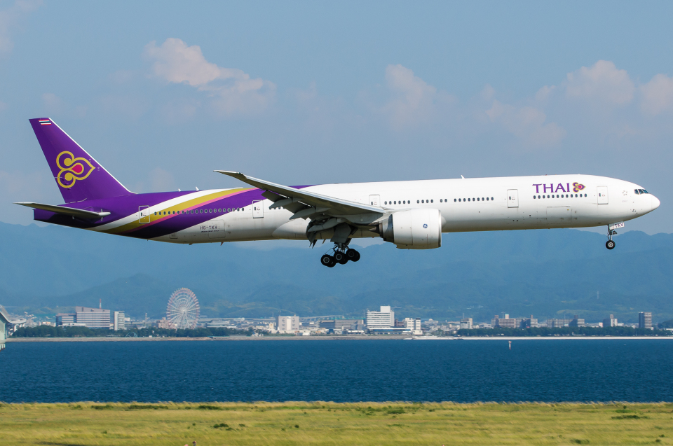 タイ国際航空 Boeing 777-300 HS-TKV 関西国際空港 航空フォト