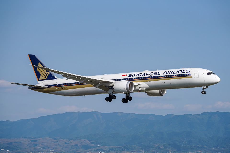 シンガポール航空 Boeing 787-10 9V-SCZ 関西国際空港 航空