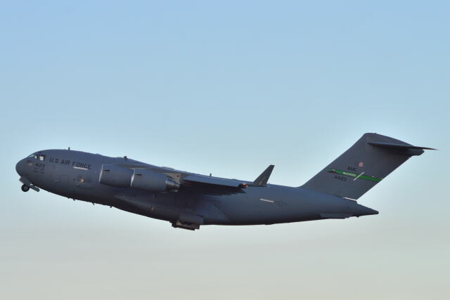 横田基地 ボーイング C-17 グローブマスターIII 航空フォト