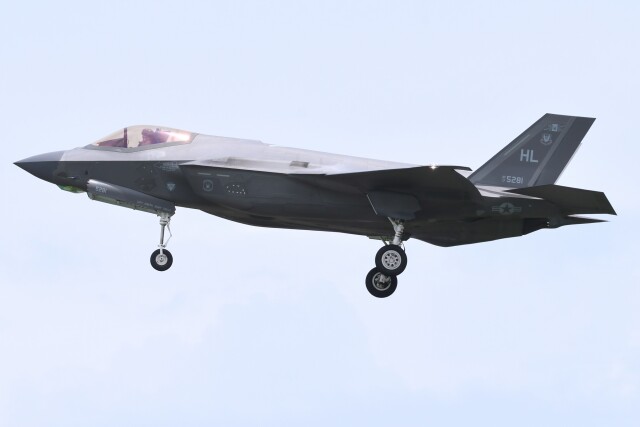 スカイチーム」特別塗装機 中国南方航空 (777-300 | B-2049