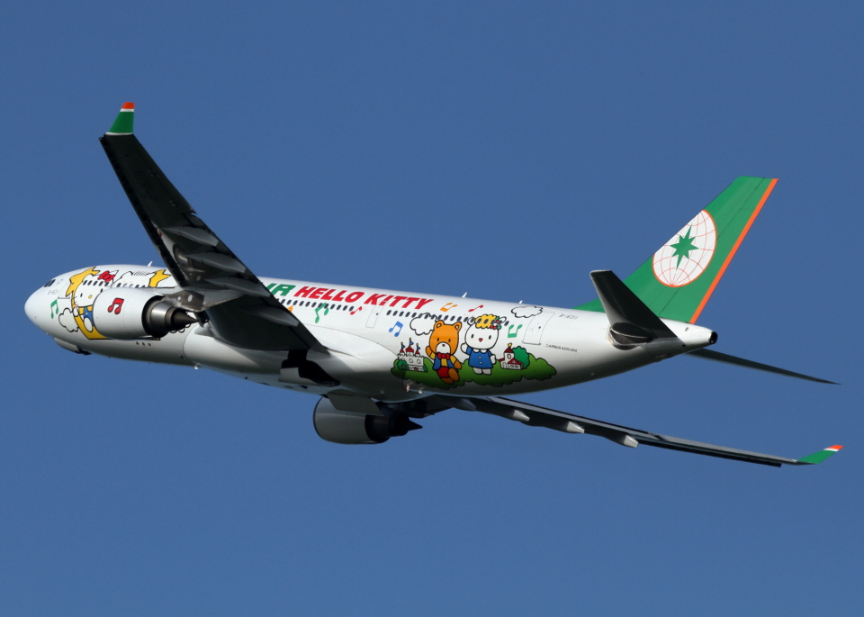 旅客機模型　エバー航空　A330-200　1/200　　　あ Amazon | JC Wings 1/200 完成品 エバー航空 EVA AIR EVER GREEN