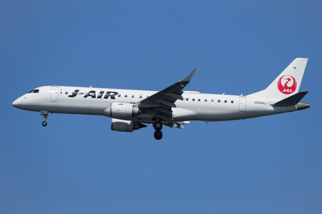 英国航空エンブラエルE RJ-190 英国航空エンブラエルE RJ-190 - メルカリ