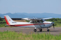 F.YUKIHIDEさんが、岡南飛行場で撮影した朝日航空 172S Skyhawk SPの航空フォト（飛行機 写真・画像）