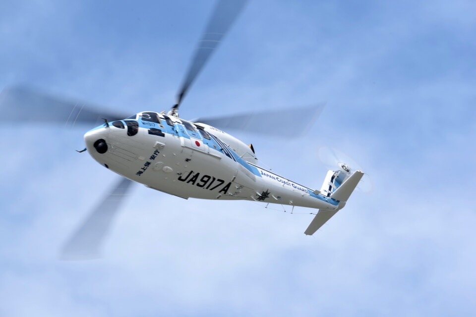 送料込/追跡付◆santa monica◆フロントボウ♪ブルーペーズリー 海上保安庁 Sikorsky S-76 JA917A 仙台空港 航空フォト | by