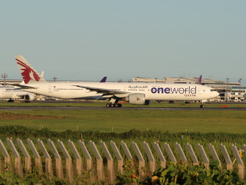 カタール航空 Boeing 777-300 A7-BAG 成田国際空港 航空フォト
