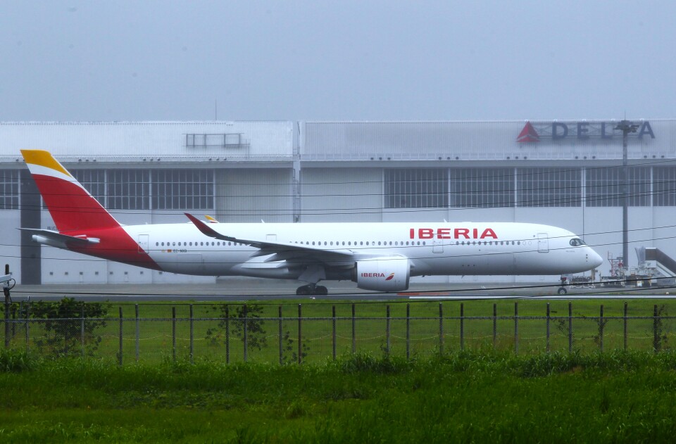 最終値下げ中　 イベリア航空Airbus350-900 イベリア航空 Airbus A350-900 EC-NXD 成田国際空港 航空フォト