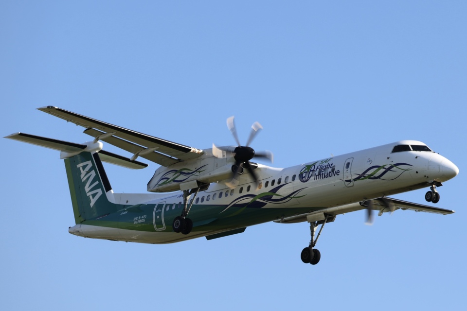 ANAウイングス Bombardier DHC-8-400 JA461A 伊丹空港 航空