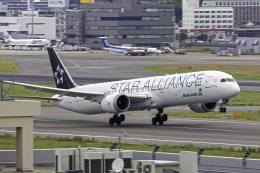 スターアライアンス」特別塗装機 エバー航空 (787-10 | B-17812