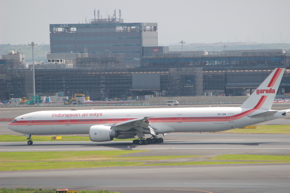 ガルーダ・インドネシア航空 Boeing 777-300 PK-GIK 羽田空港