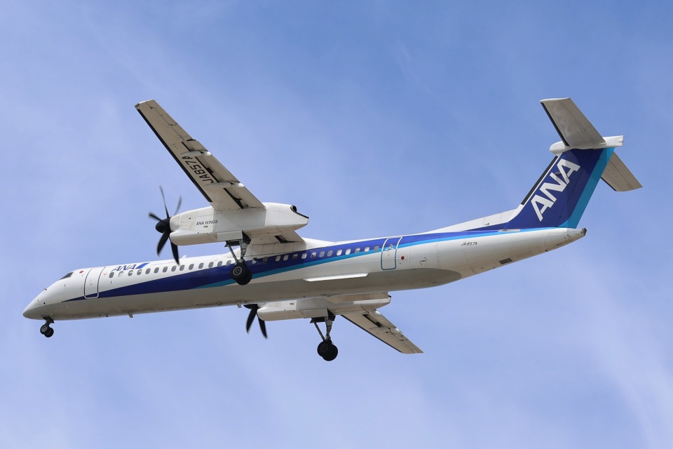 ANAウイングス Bombardier DHC-8-400 JA857A 新潟空港 航空