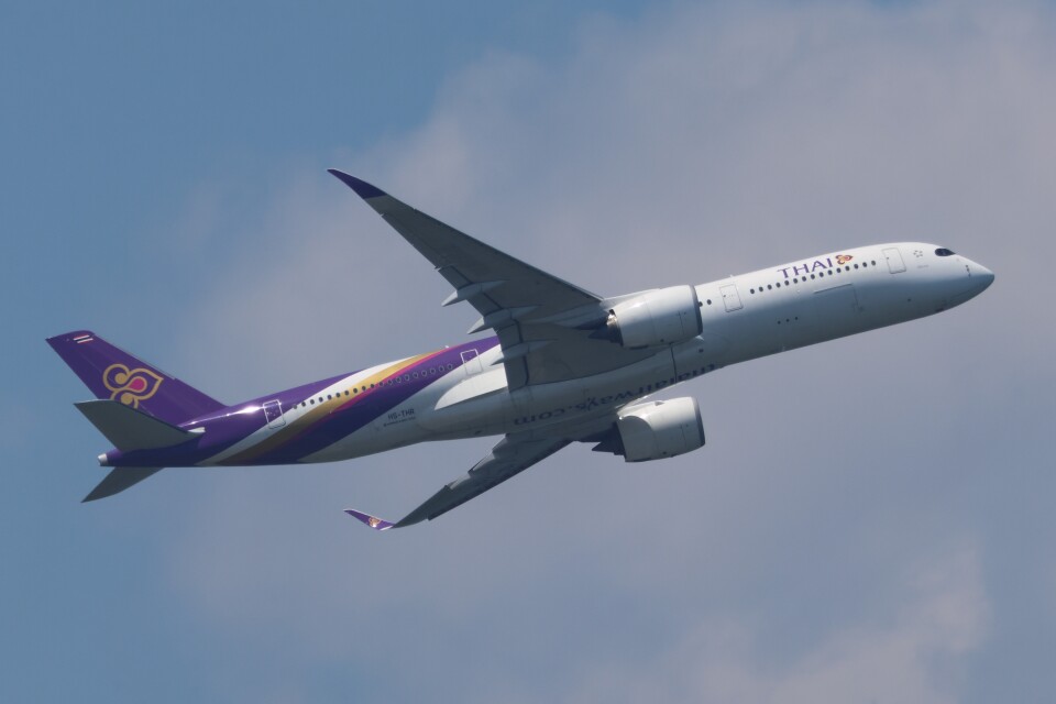 タイ国…Airbus、A350／約1/150 巨大Scale タイ国際航空 Airbus A350-900 HS-THR 中部国際空港 航空フォト