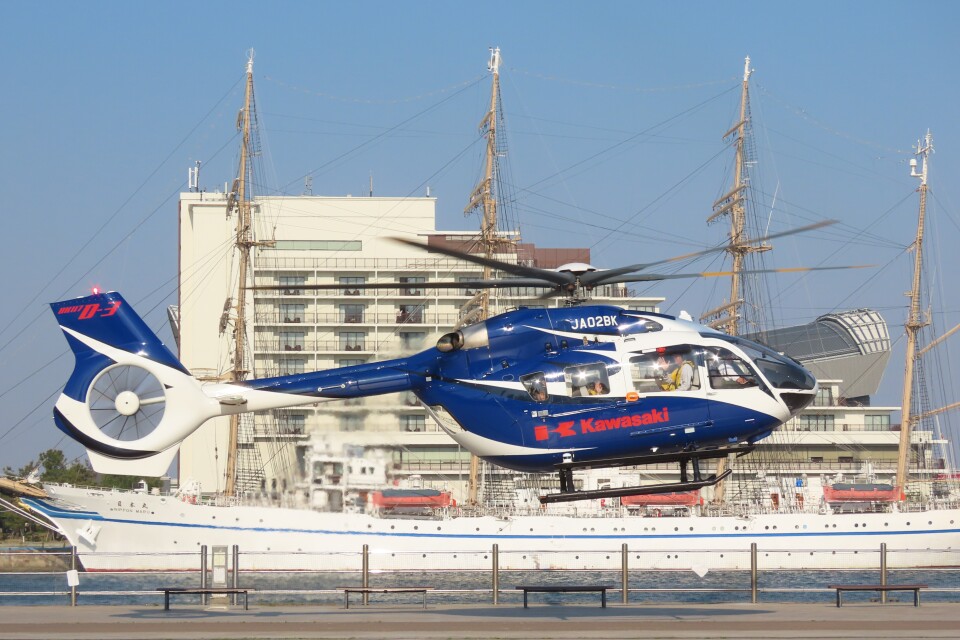 日本法人所有 Kawasaki BK117 JA02BK 神戸市中央区