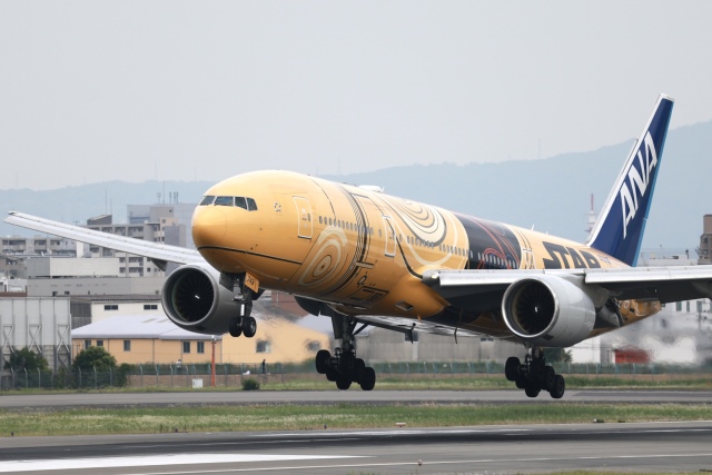 C-3PO ANA JET」特別塗装機 全日空 (777-200 | JA743A) ガイド