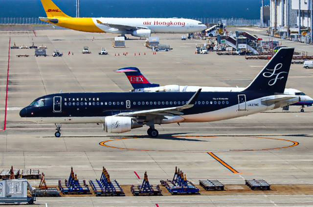 【未開封】AIRBUS A320 エアーバス 128325_01.jpg