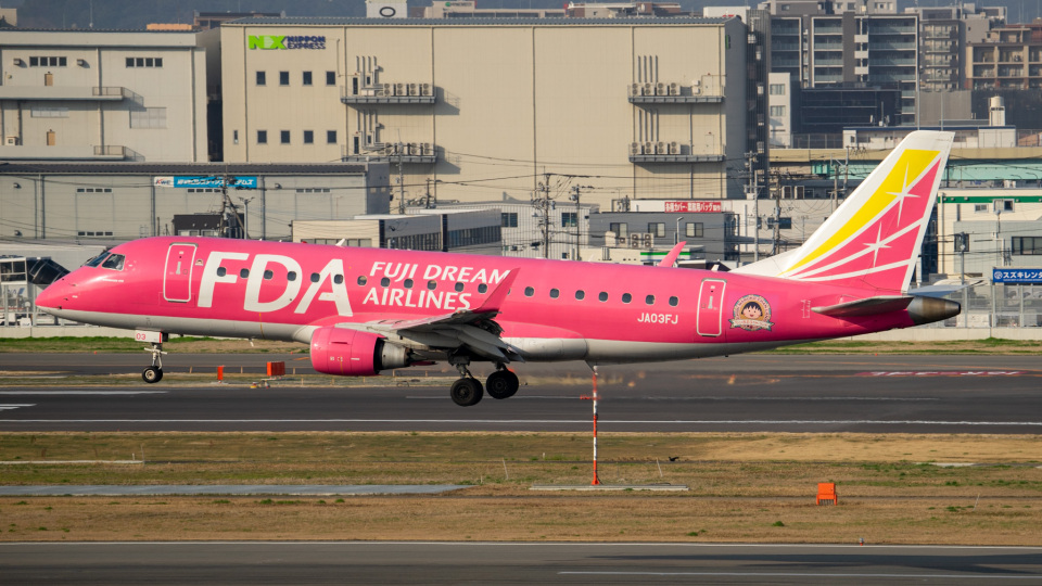 フジドリームエアラインズ Embraer 175 JA03FJ 福岡空港 航空