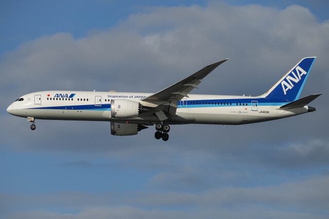 全日空商事 1/500 B747-400 Yokoso!Japan塗装 1/400 B747-400 ANA Yokoso!JAPAN JA8958 [NH40004] 全日空商事