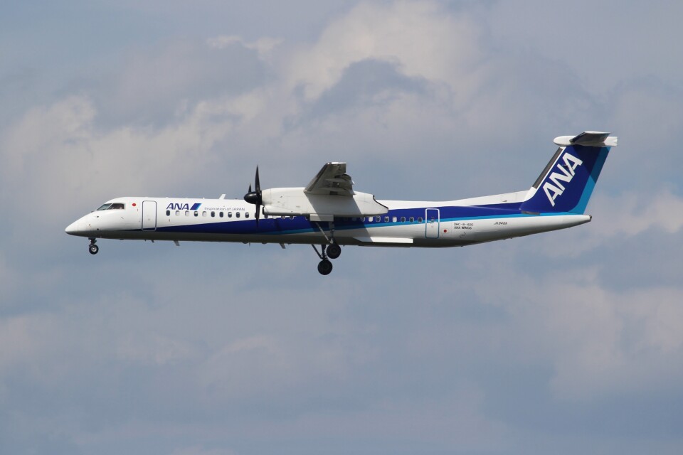 ANAウイングス Bombardier DHC-8-400 JA846A 伊丹空港 航空