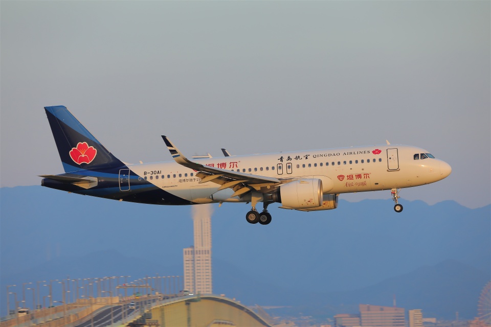 青島航空 Airbus A320neo B-30A1 関西国際空港 航空フォト | by