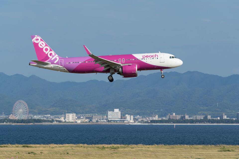 ピーチ Airbus A320neo JA205P 関西国際空港 航空フォト | by