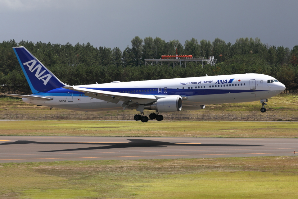 全日空 Boeing 767-300 JA615A 庄内空港 航空フォト | by