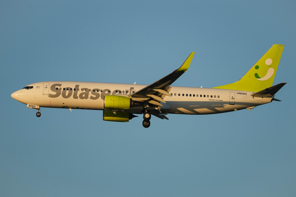 ソラシド エア Boeing 737-800 JA806X 羽田空港 航空フォト | by