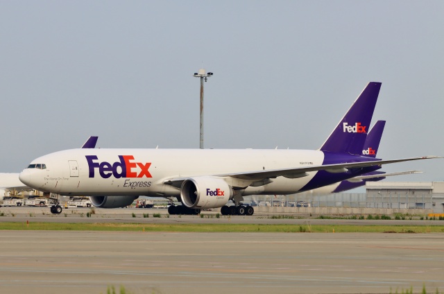 B777-300ER　エミレーツ航空　ボーイング777-300ER エミレーツ航空、新塗装のB777-300ERを路線投入 | sky-budget