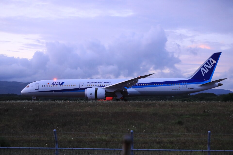 全日空 Boeing 787-10 JA984A 函館空港 航空フォト | by