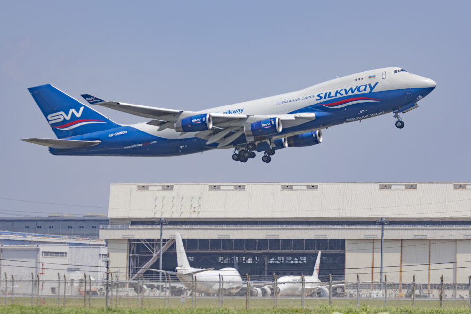 シルクウェイ航空 747モデル シルクウェイ・ウェスト・エアラインズ Boeing 747-400 4K-SW800