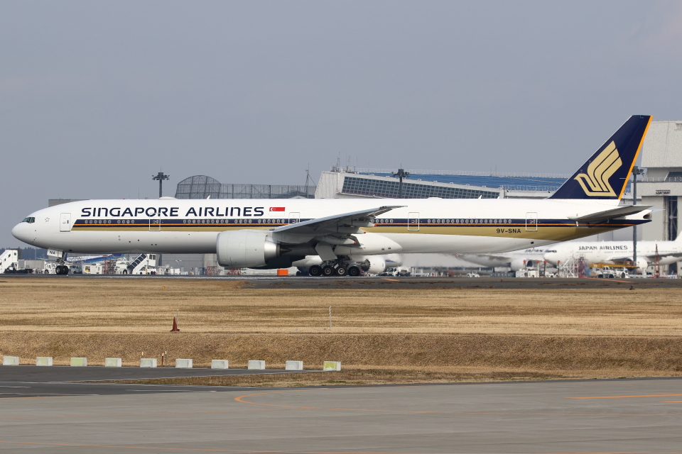 シンガポール航空 Boeing 777-300 9V-SNA 成田国際空港 航空
