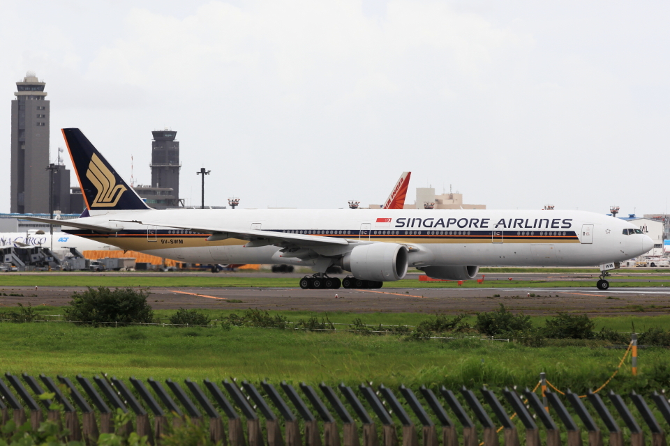 シンガポール航空 Boeing 777-300 9V-SWM 成田国際空港 航空