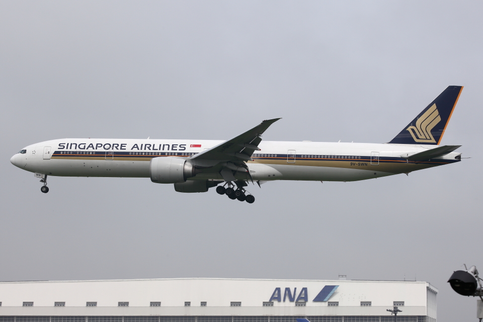 シンガポール航空 Boeing 777-300 9V-SWN 成田国際空港 航空