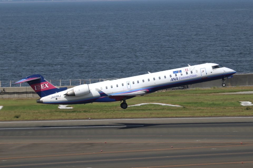 アイベックスエアラインズ Bombardier CRJ-700 JA05RJ 中部国際